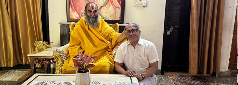 Receiving blessings and guidance of Guru Ji of Sidhdata Ashram